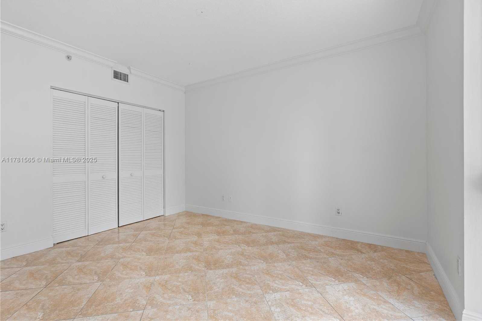 Small Image of 325 SOUTH BISCAYNE BLVD #1214, Miami Number 16