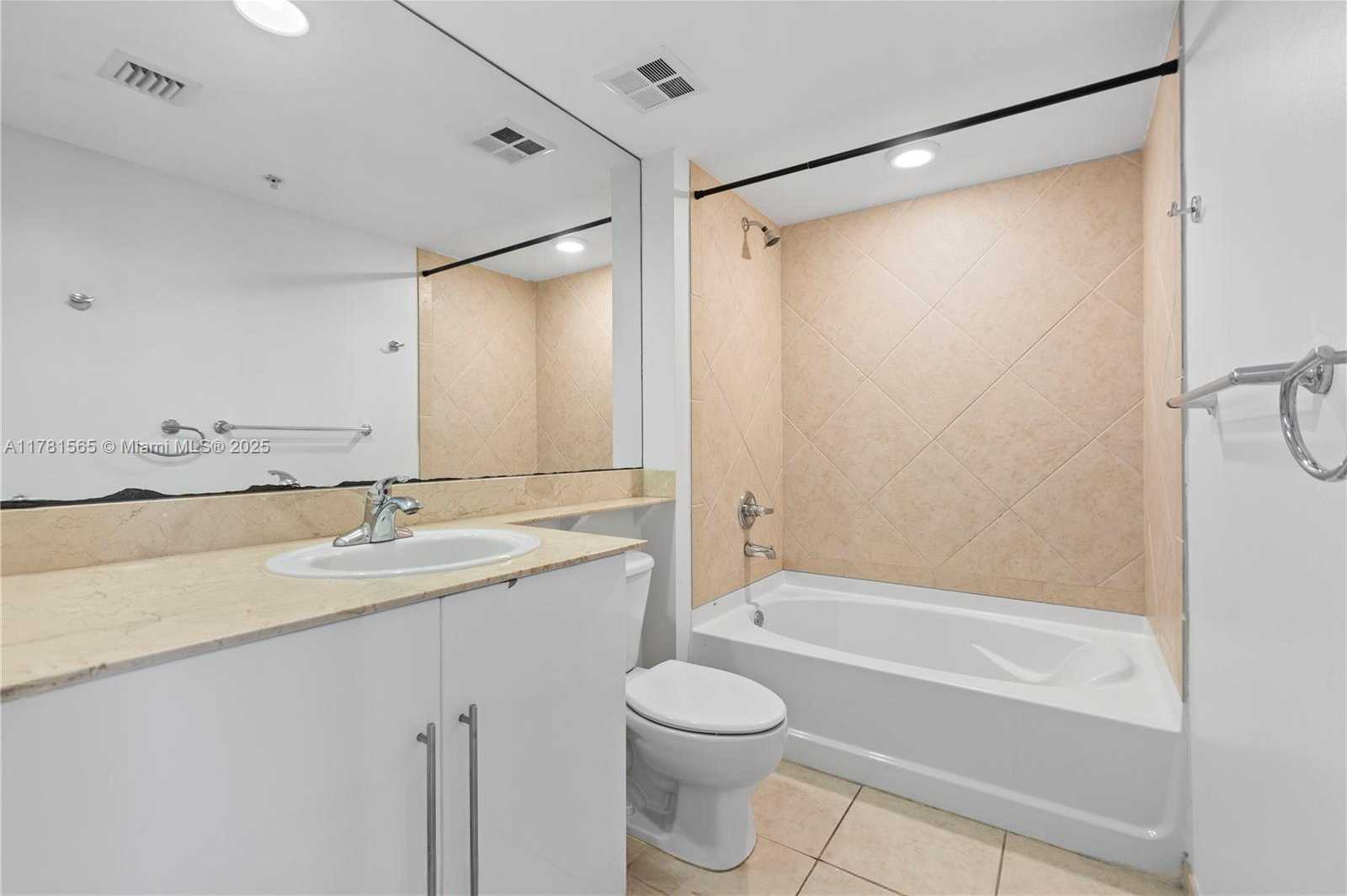 Small Image of 325 SOUTH BISCAYNE BLVD #1214, Miami Number 25