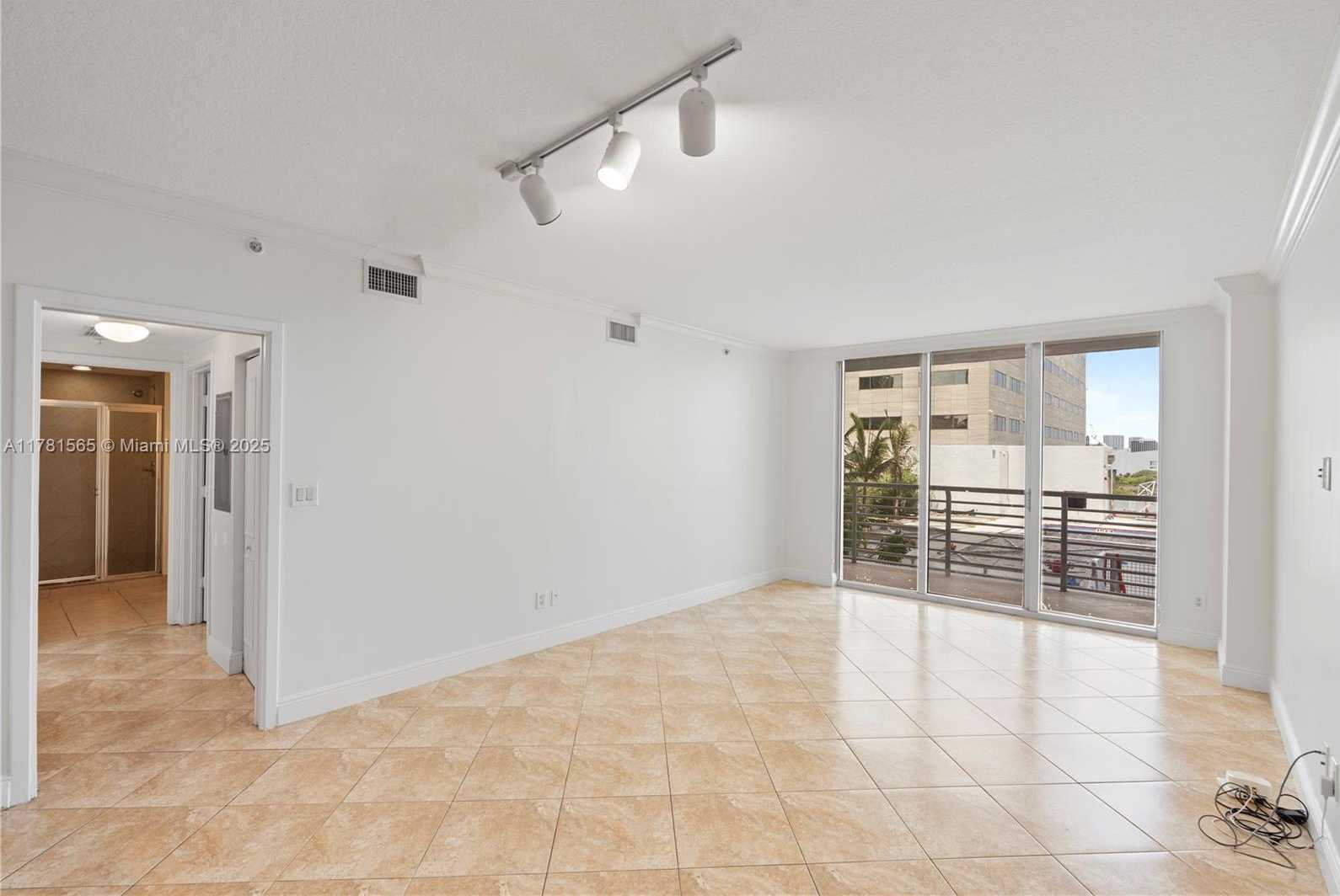 Small Image of 325 SOUTH BISCAYNE BLVD #1214, Miami Number 4