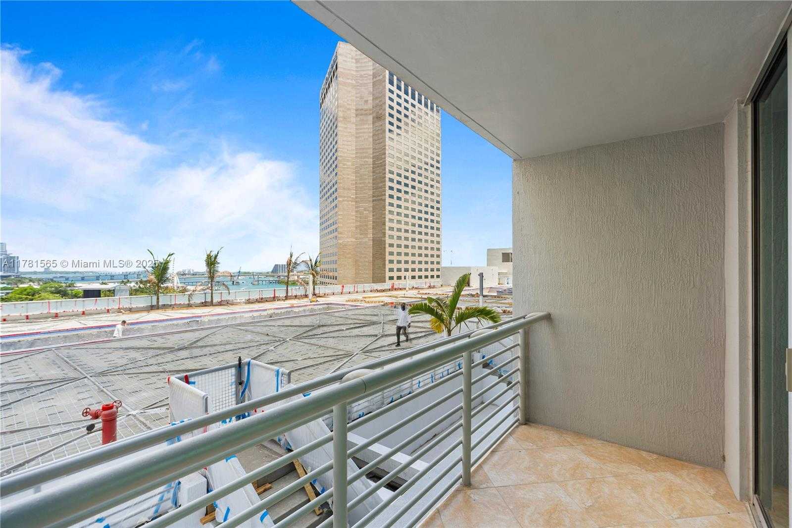 Small Image of 325 SOUTH BISCAYNE BLVD #1214, Miami Number 42