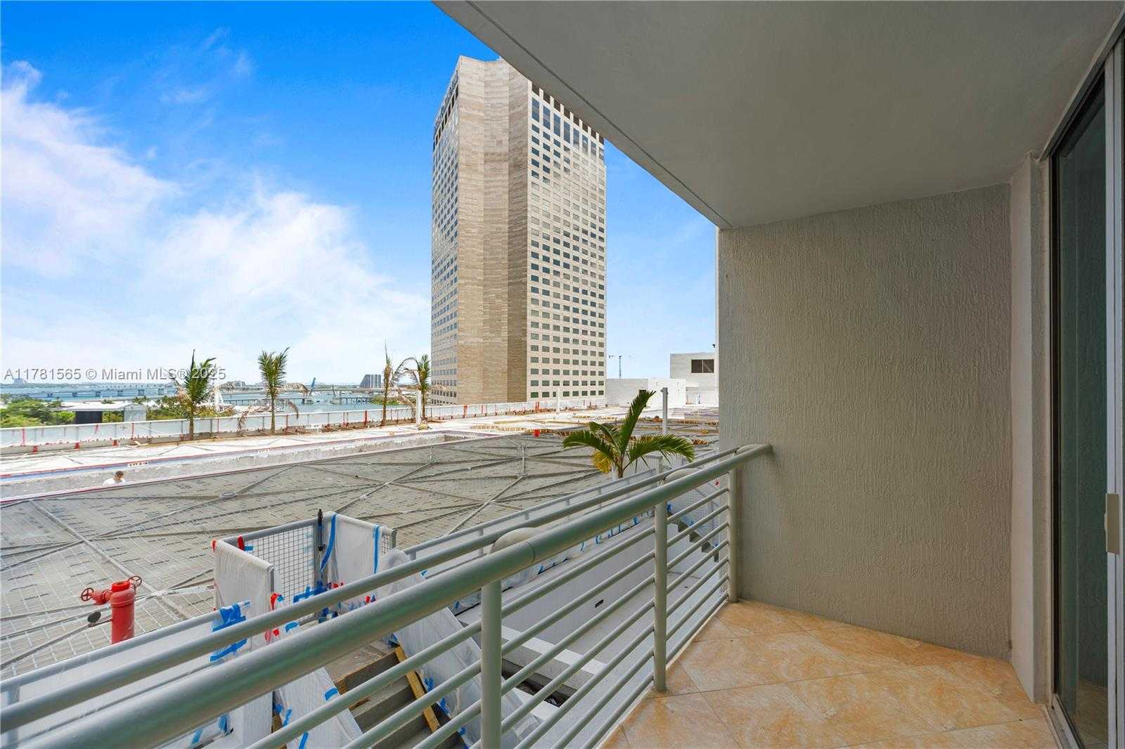 Small Image of 325 SOUTH BISCAYNE BLVD #1214, Miami Number 43