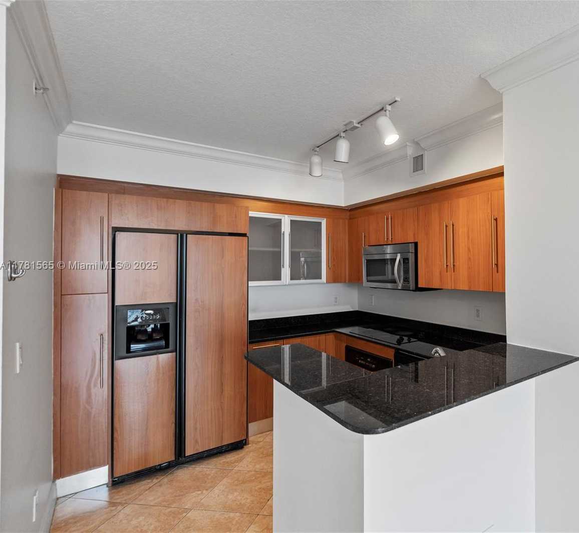 Small Image of 325 SOUTH BISCAYNE BLVD #1214, Miami Number 8