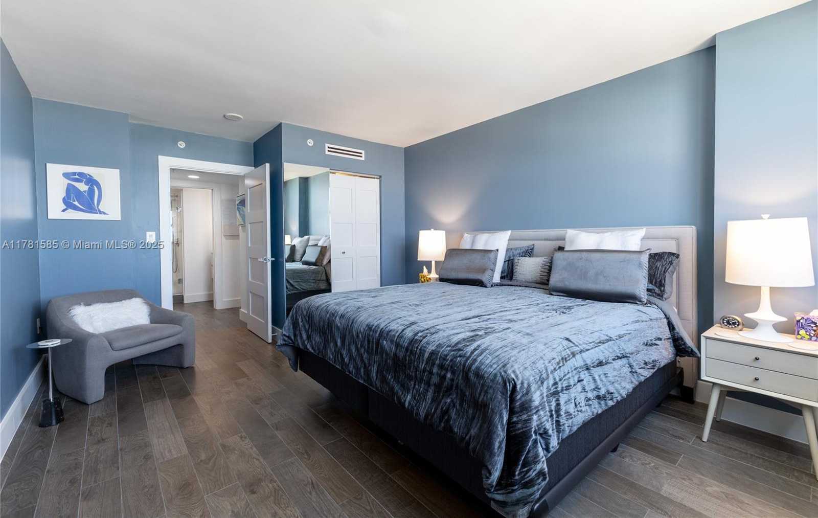 Small Image of 90 ALTON RD #1703, Miami Beach Number 5