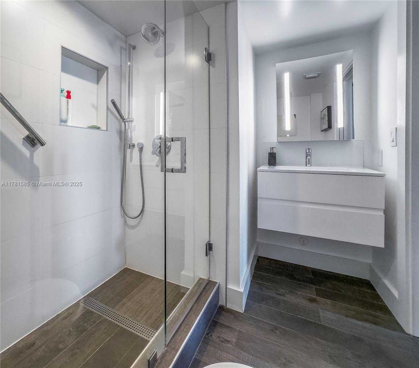 Small Image of 90 ALTON RD #1703, Miami Beach Number 8