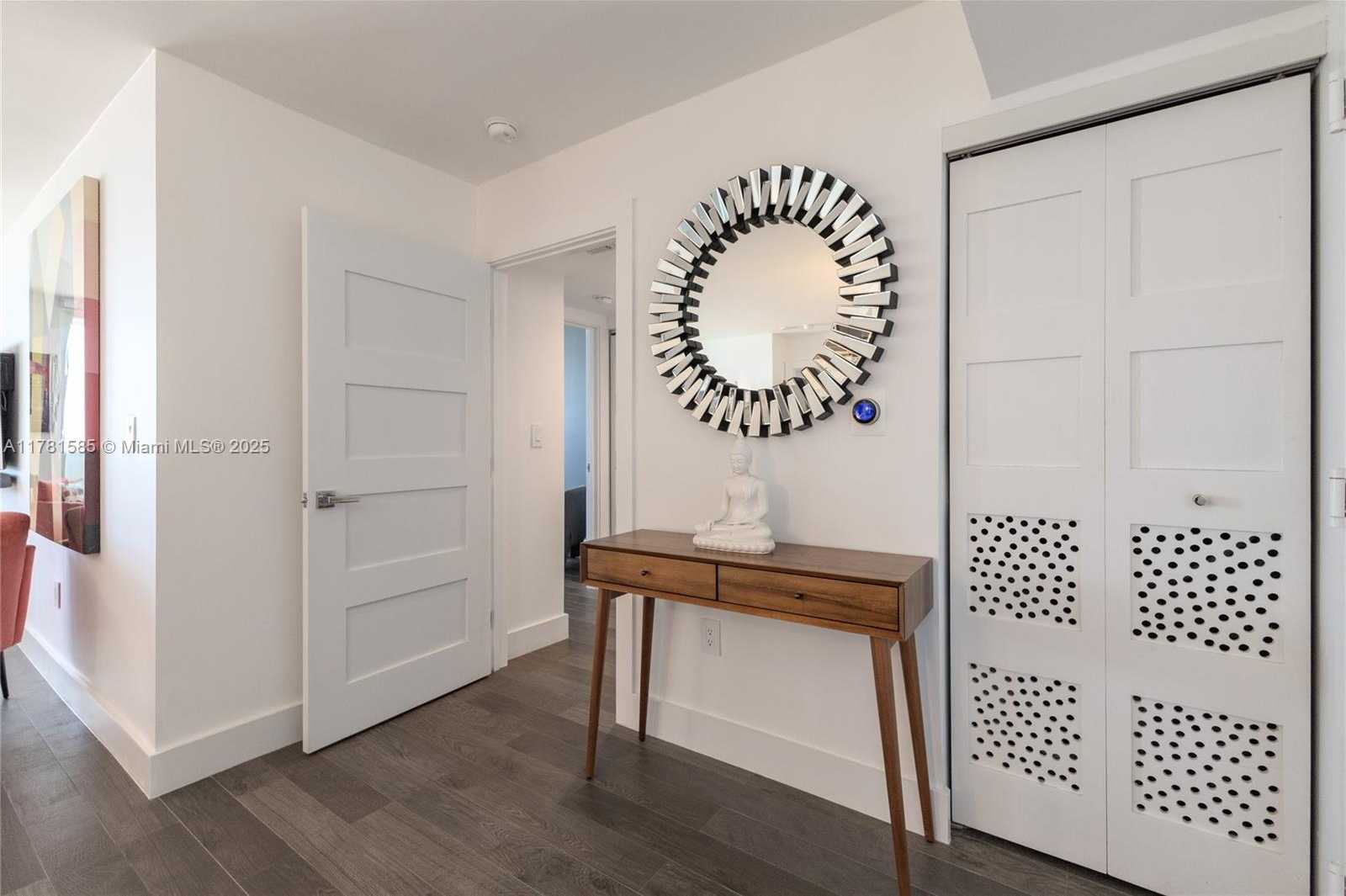 Small Image of 90 ALTON RD #1703, Miami Beach Number 9