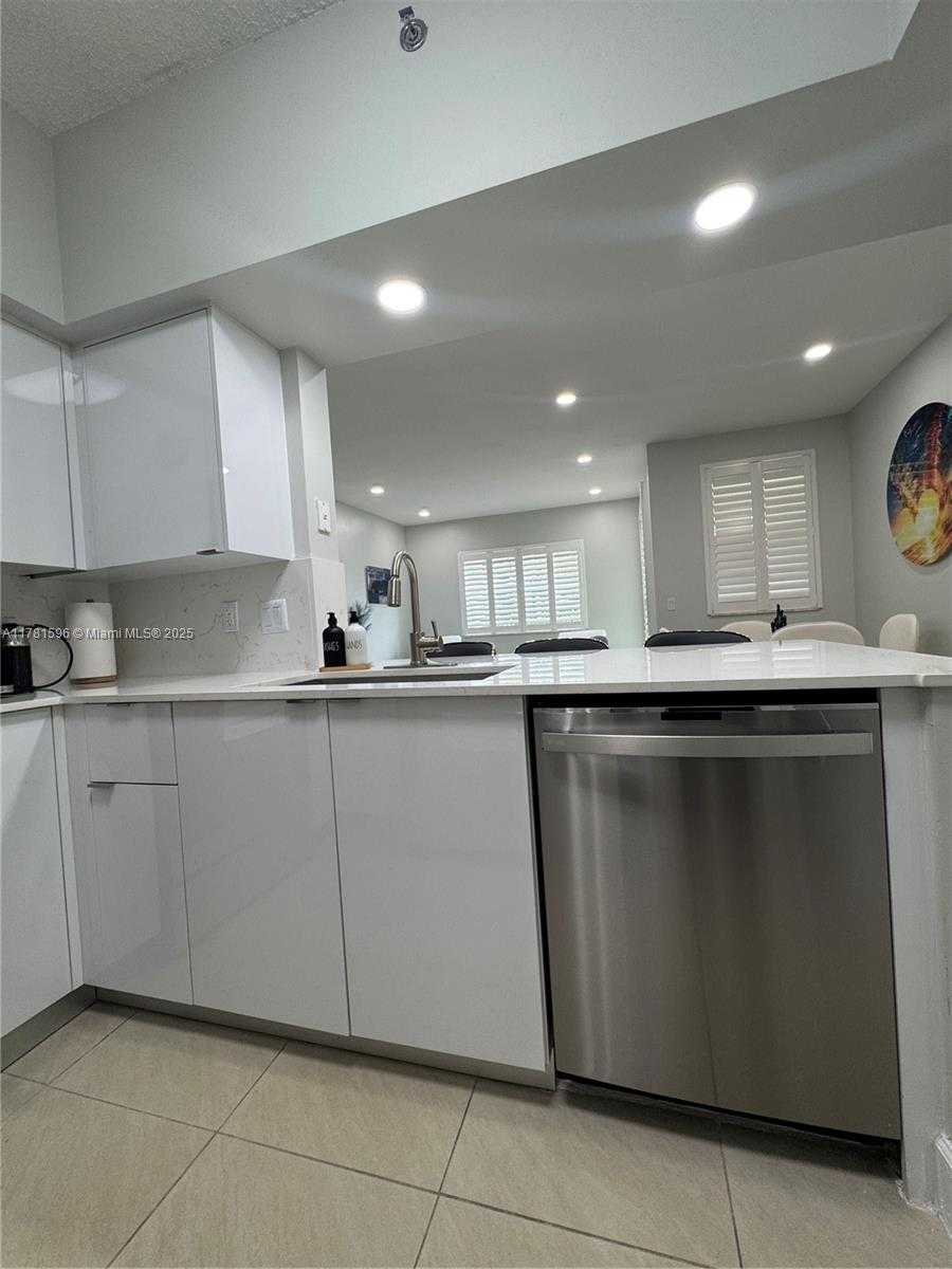 Small Image of 3105 NORTH EAST 184TH ST #7102, Aventura Number 16