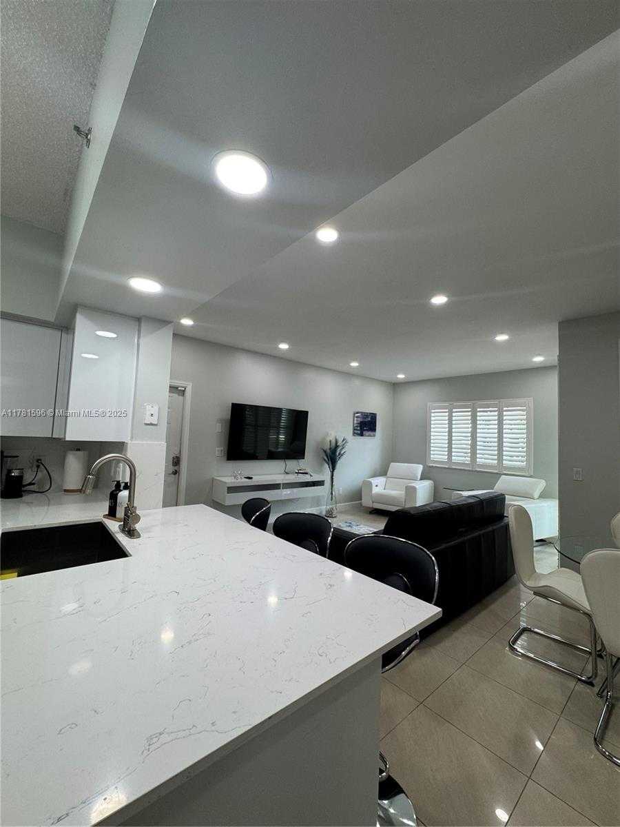Small Image of 3105 NORTH EAST 184TH ST #7102, Aventura Number 18