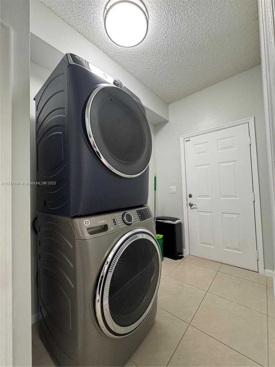 Small Image of 3105 NORTH EAST 184TH ST #7102, Aventura Number 19