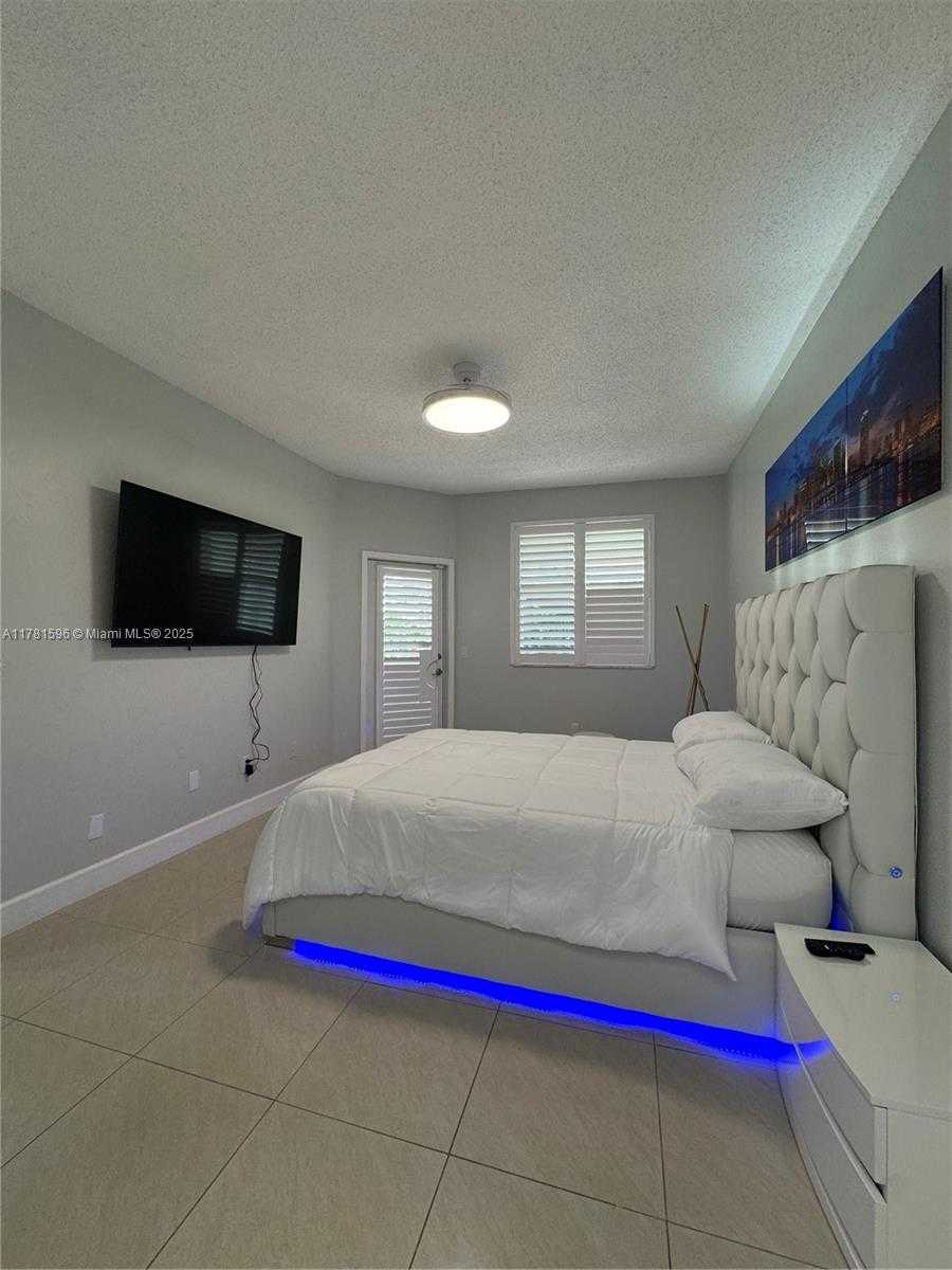 Small Image of 3105 NORTH EAST 184TH ST #7102, Aventura Number 23