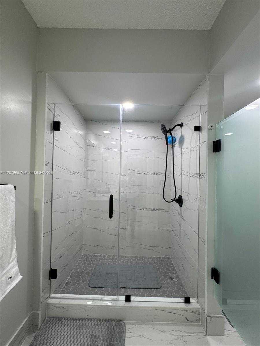 Small Image of 3105 NORTH EAST 184TH ST #7102, Aventura Number 28