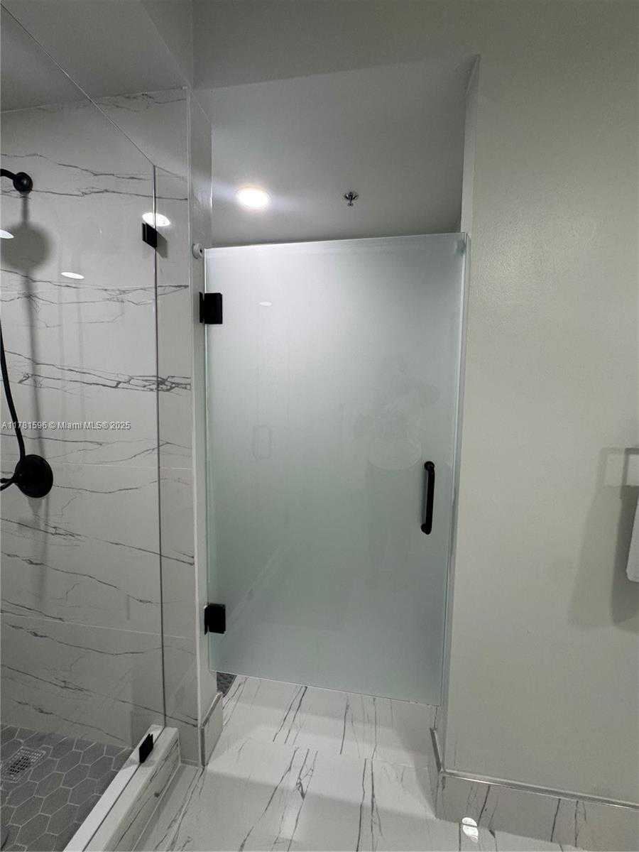 Small Image of 3105 NORTH EAST 184TH ST #7102, Aventura Number 29