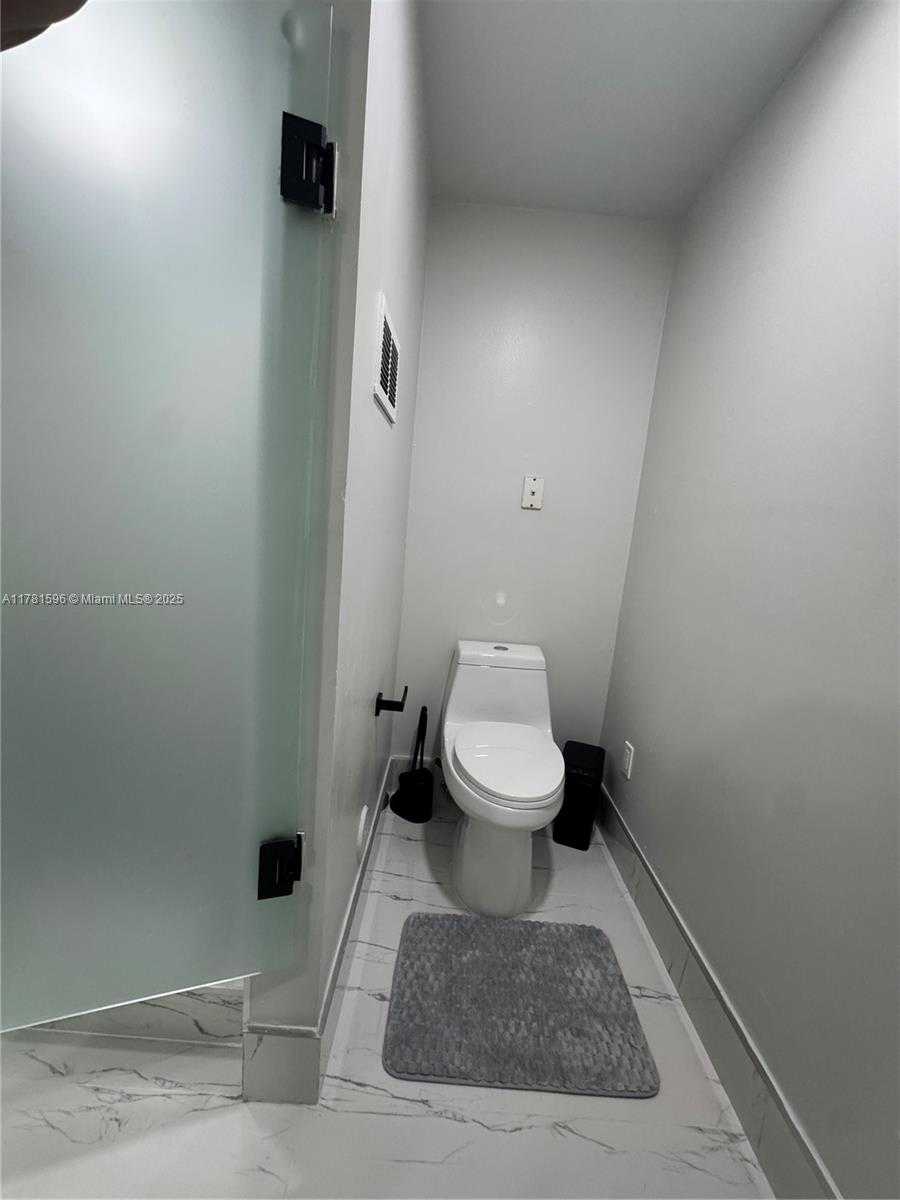 Small Image of 3105 NORTH EAST 184TH ST #7102, Aventura Number 30