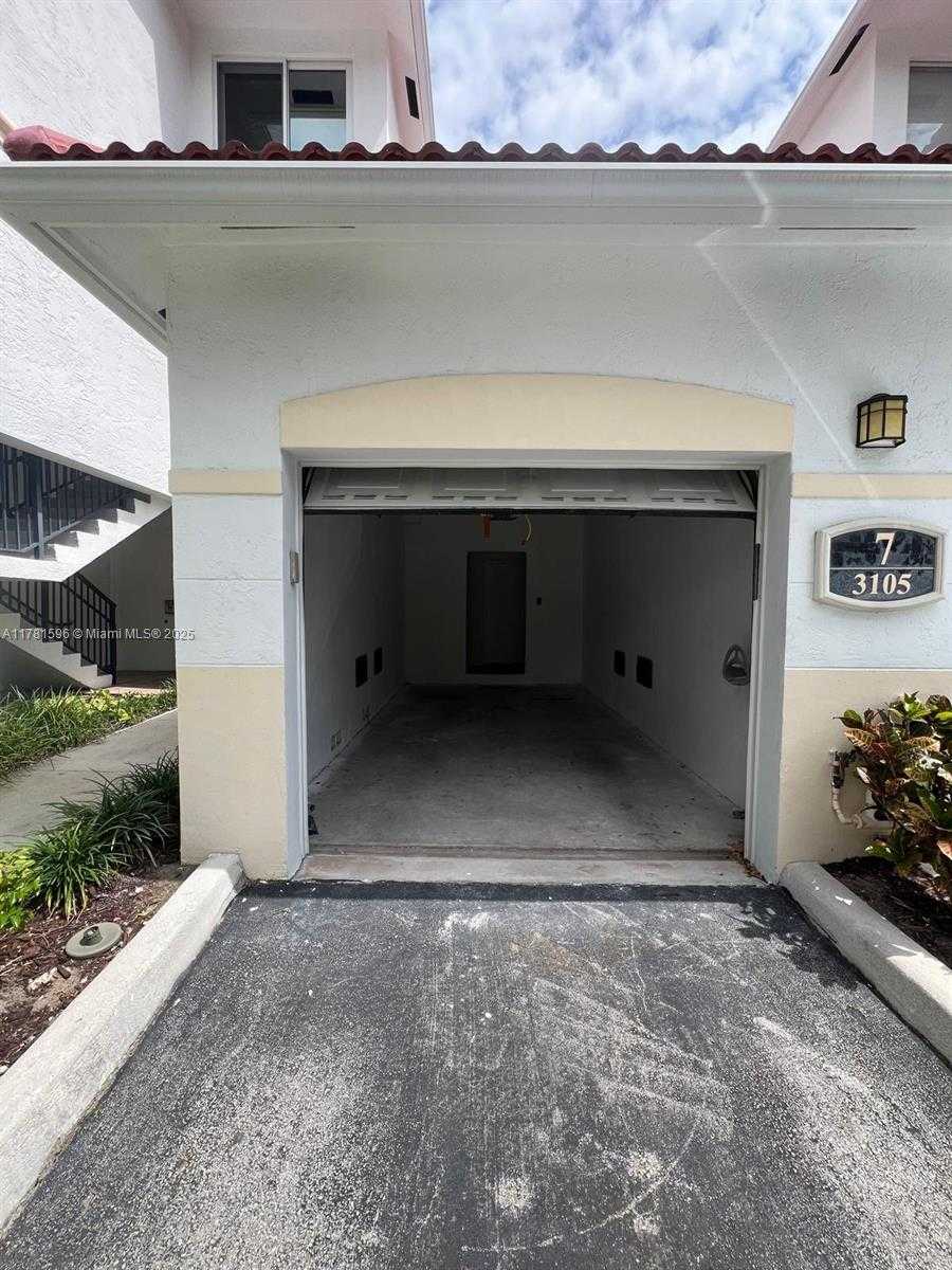 Small Image of 3105 NORTH EAST 184TH ST #7102, Aventura Number 4