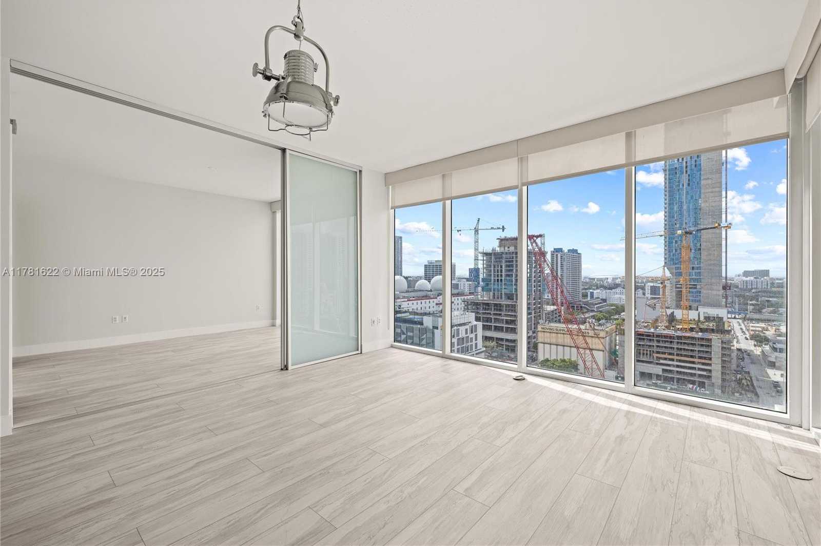 Small Image of 1040 BISCAYNE BLVD #1706, Miami Number 11