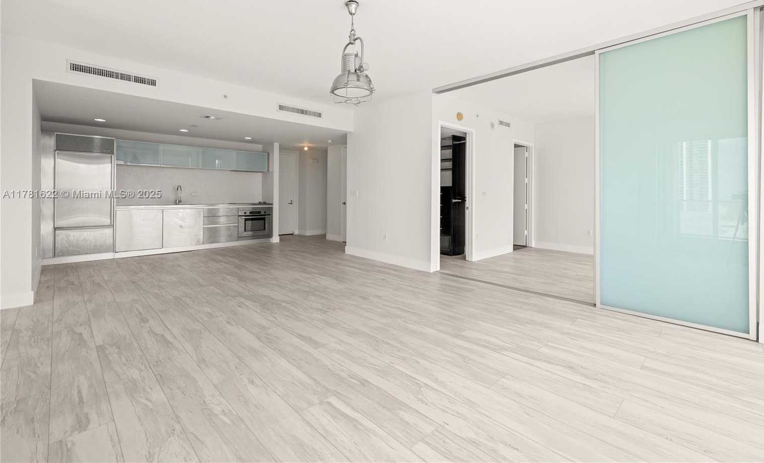 Small Image of 1040 BISCAYNE BLVD #1706, Miami Number 12