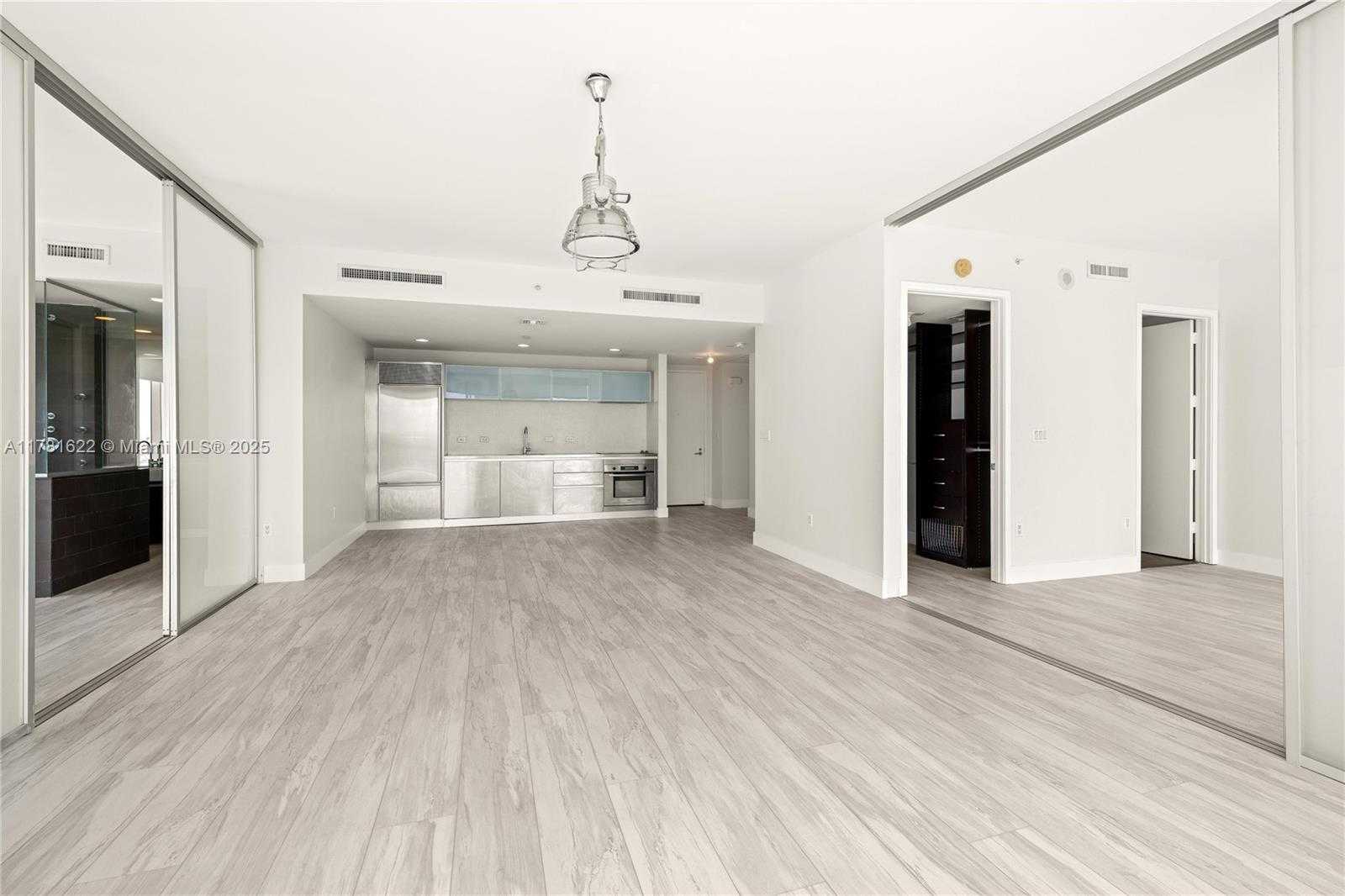 Small Image of 1040 BISCAYNE BLVD #1706, Miami Number 13