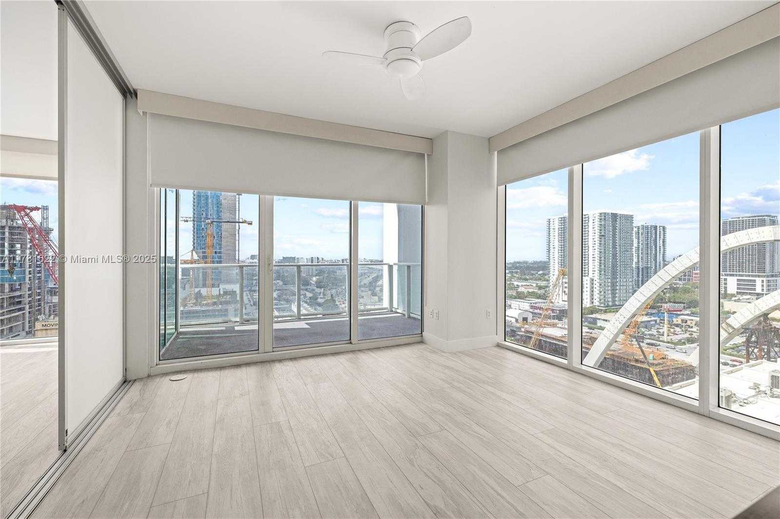 Small Image of 1040 BISCAYNE BLVD #1706, Miami Number 16