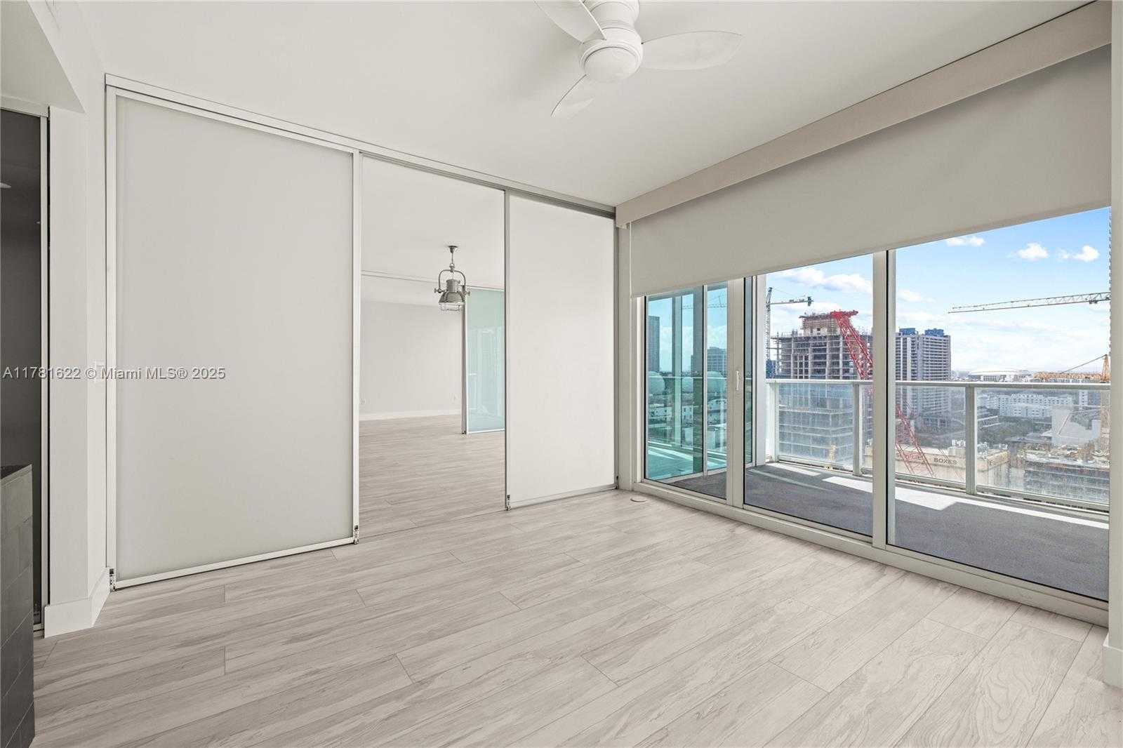 Small Image of 1040 BISCAYNE BLVD #1706, Miami Number 17