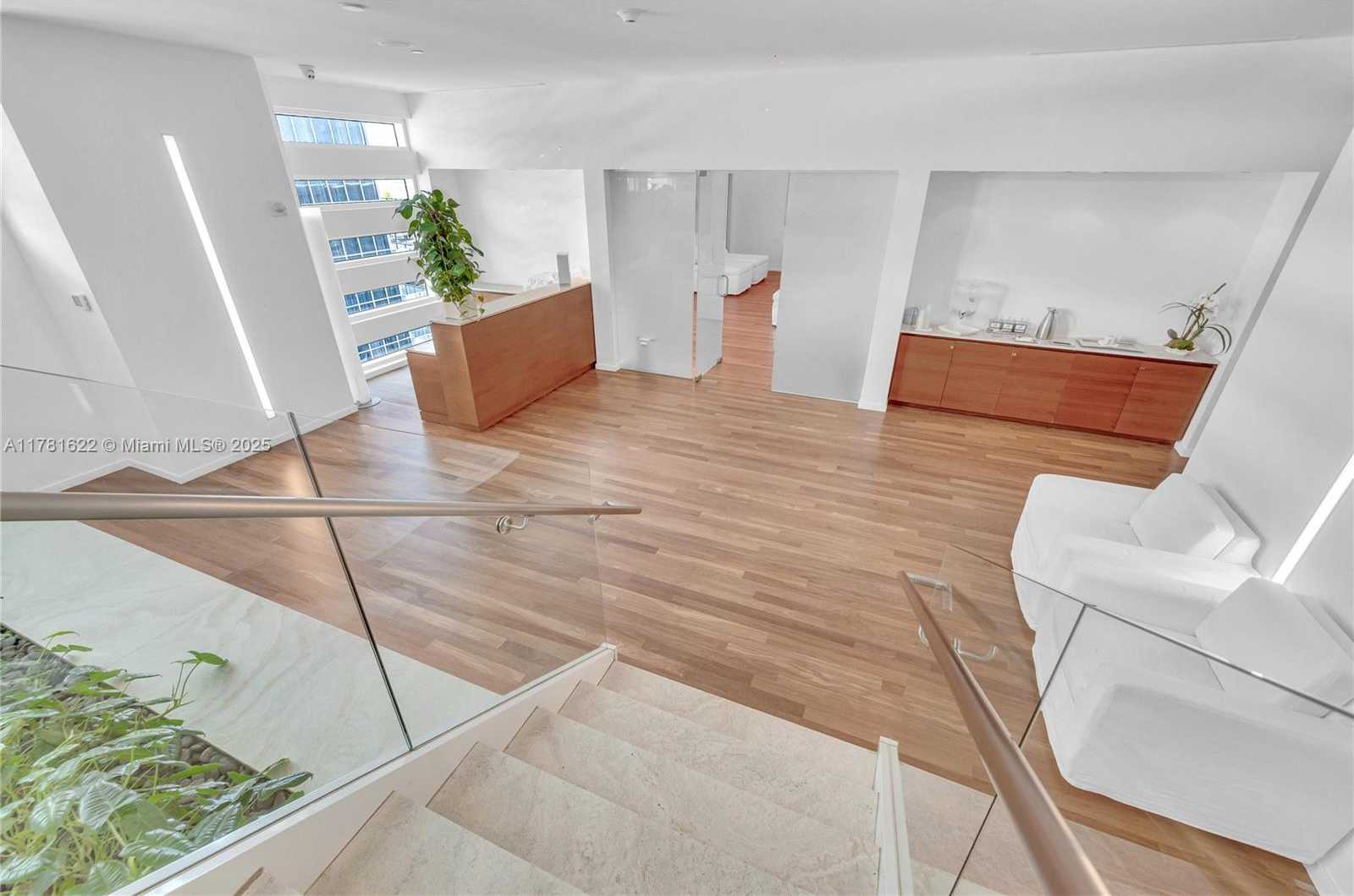 Small Image of 1040 BISCAYNE BLVD #1706, Miami Number 29