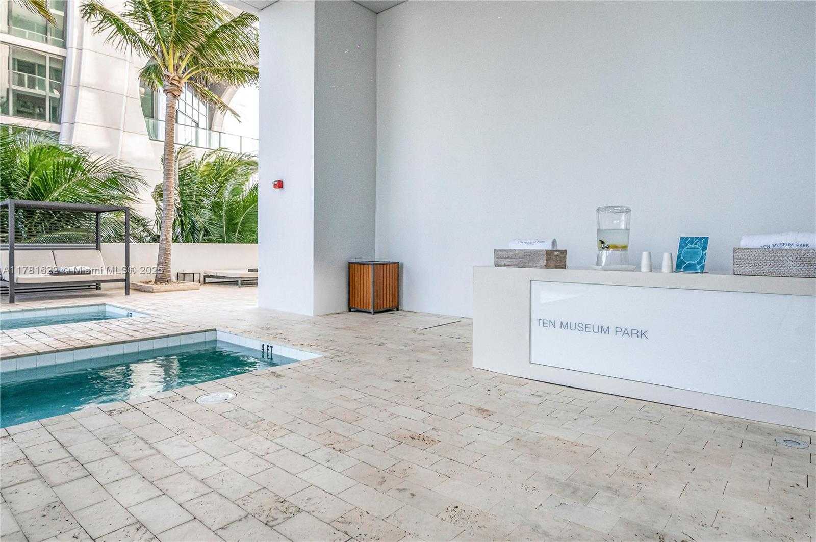 Small Image of 1040 BISCAYNE BLVD #1706, Miami Number 36