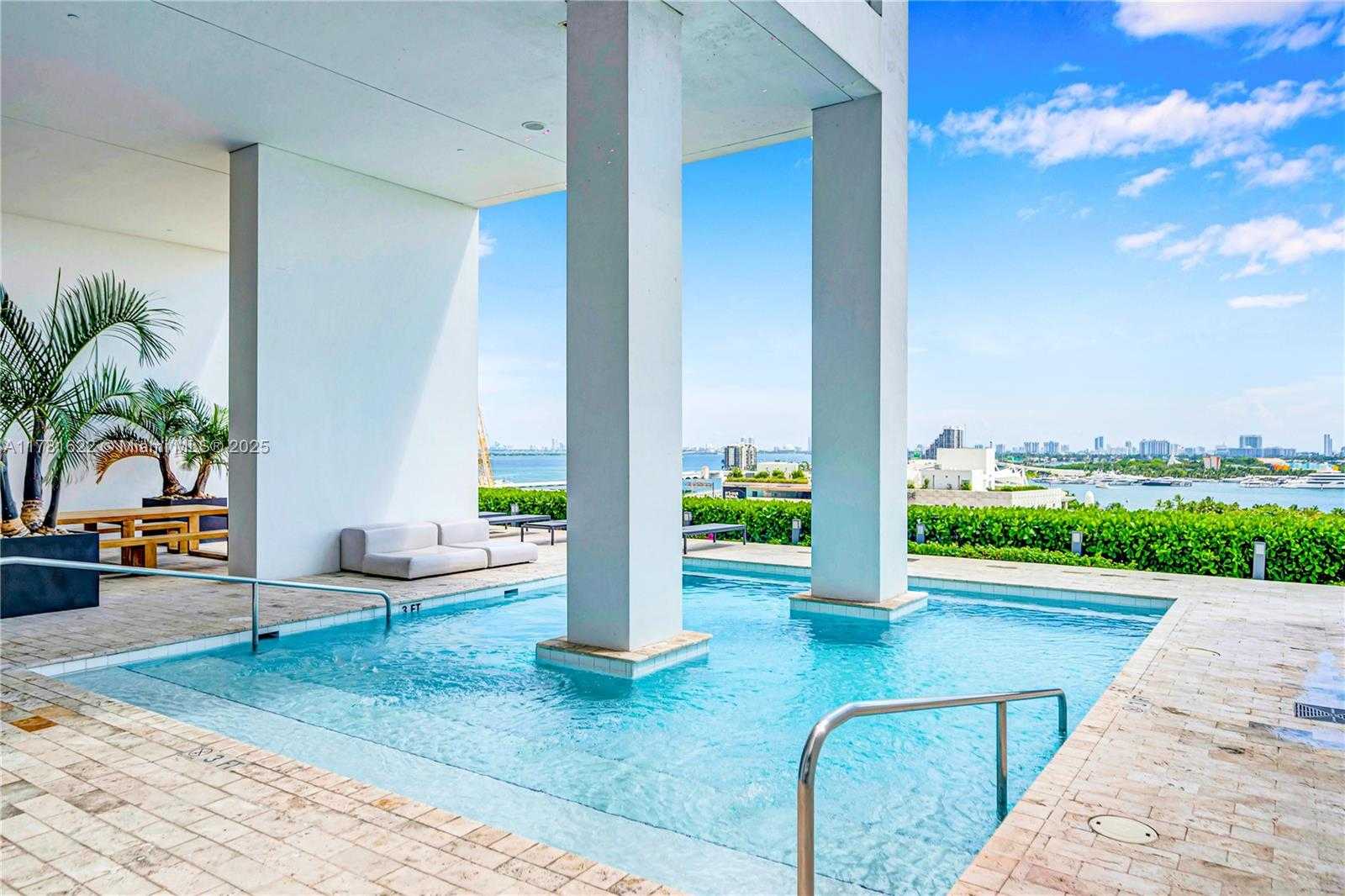 Small Image of 1040 BISCAYNE BLVD #1706, Miami Number 47