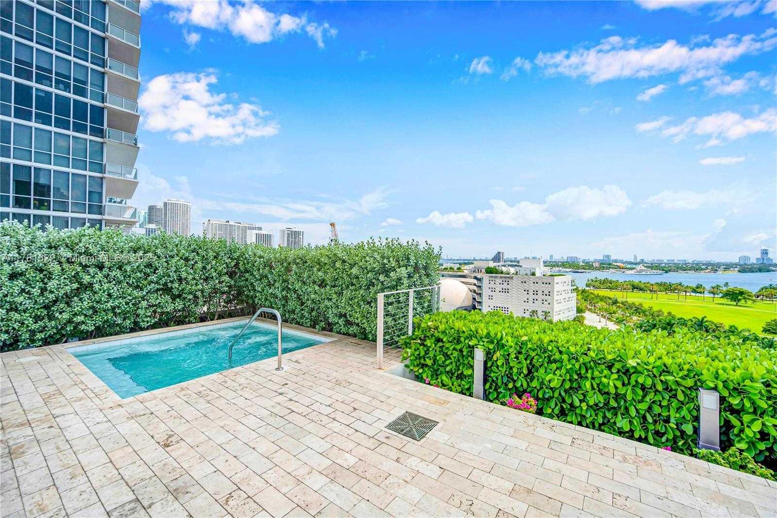 Small Image of 1040 BISCAYNE BLVD #1706, Miami Number 49