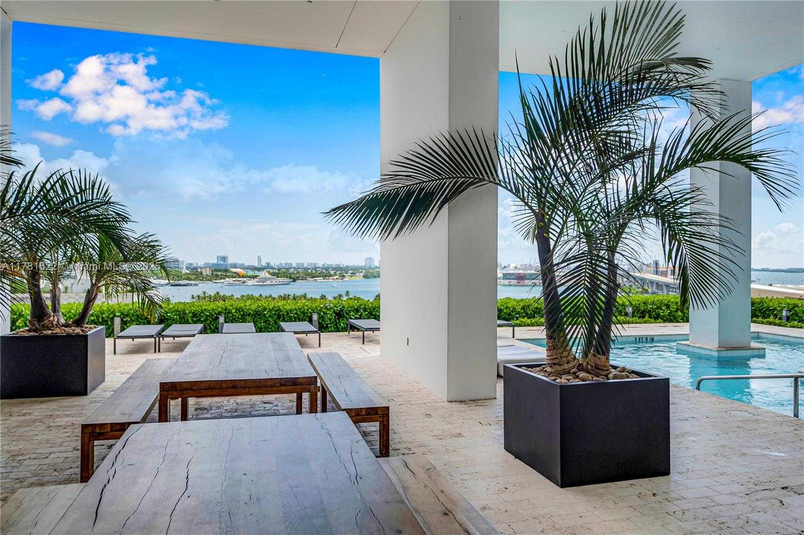 Small Image of 1040 BISCAYNE BLVD #1706, Miami Number 54