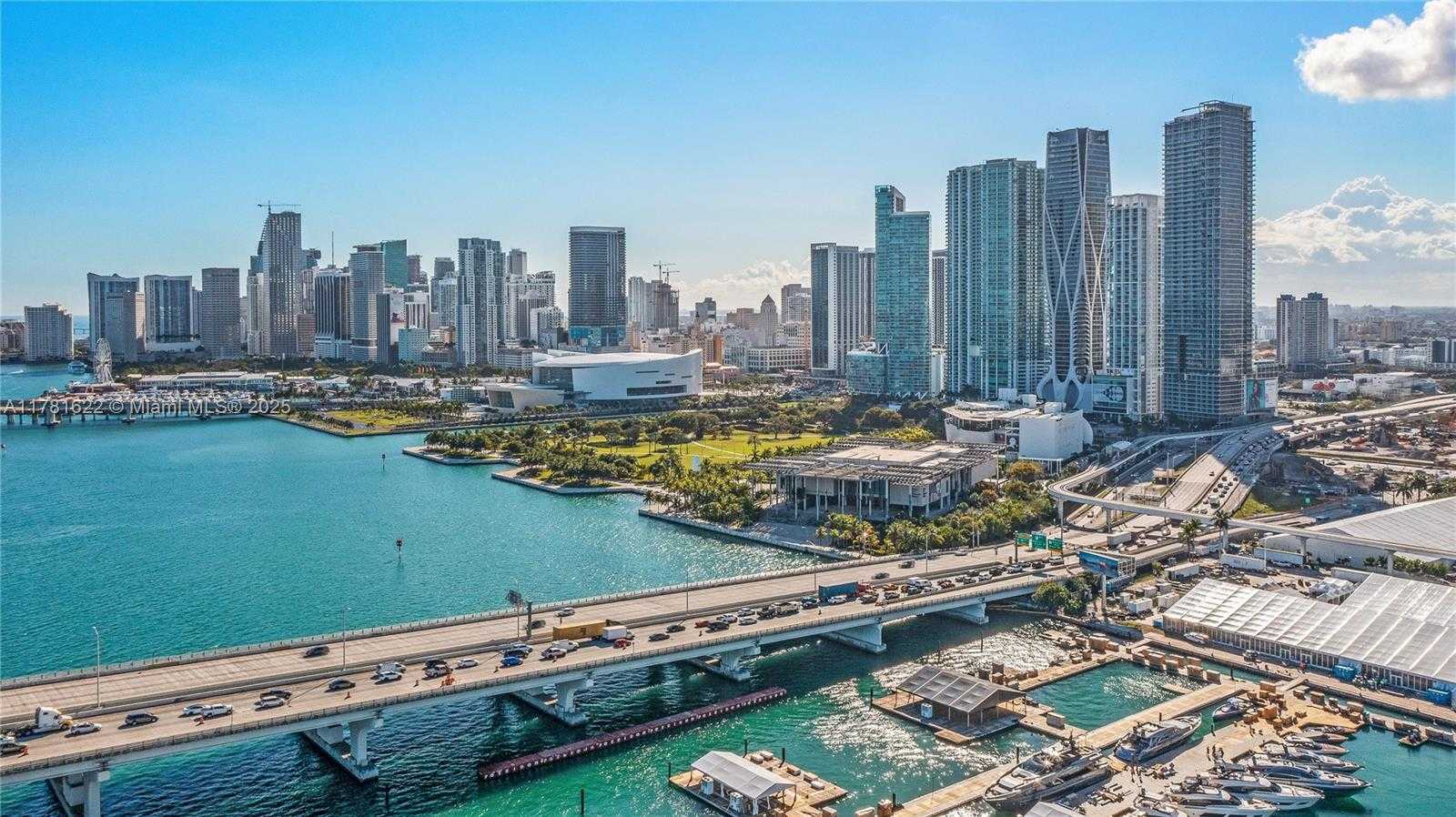 Small Image of 1040 BISCAYNE BLVD #1706, Miami Number 56