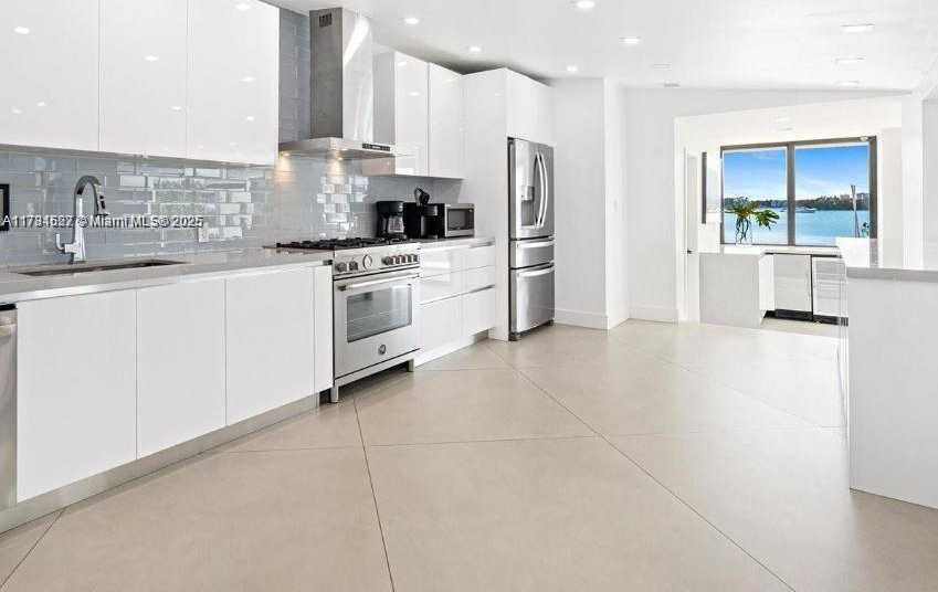 Small Image of 7720 MIAMI VIEW, North Bay Village Number 18
