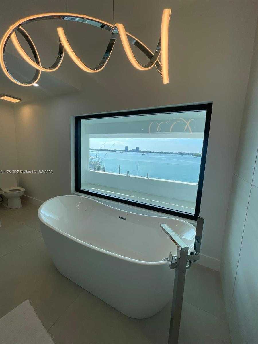 Small Image of 7720 MIAMI VIEW, North Bay Village Number 20