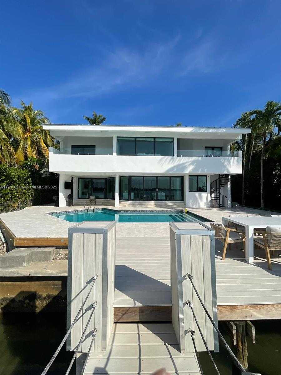 Small Image of 7720 MIAMI VIEW, North Bay Village Number 26