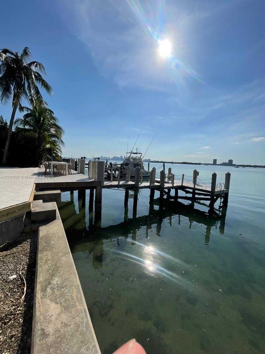 Small Image of 7720 MIAMI VIEW, North Bay Village Number 27
