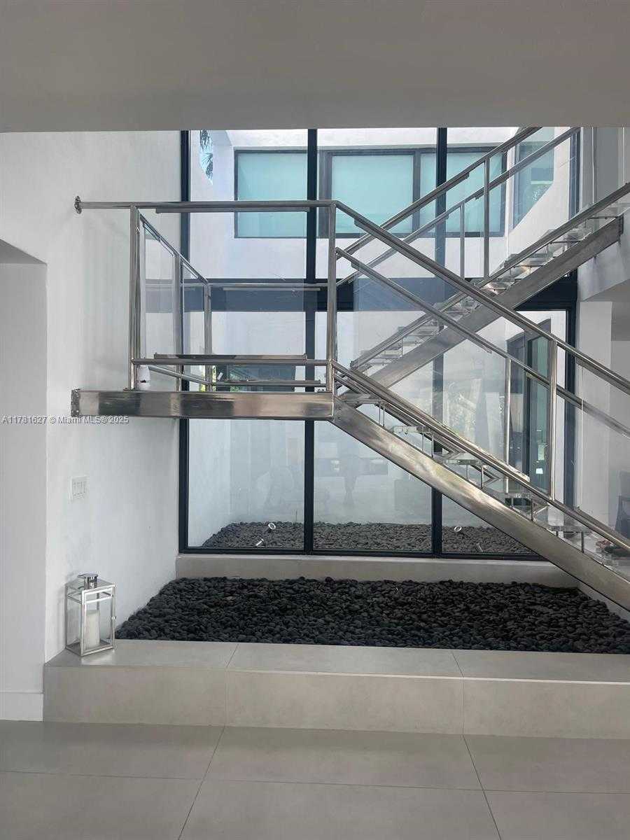 Small Image of 7720 MIAMI VIEW, North Bay Village Number 35