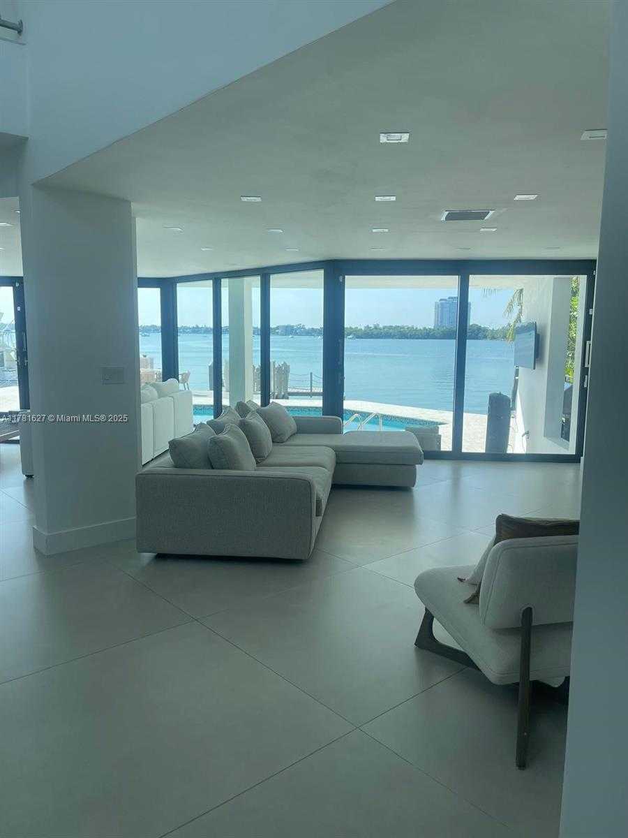 Small Image of 7720 MIAMI VIEW, North Bay Village Number 39
