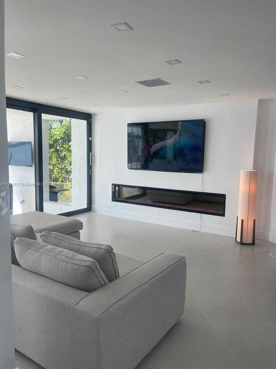 Small Image of 7720 MIAMI VIEW, North Bay Village Number 40