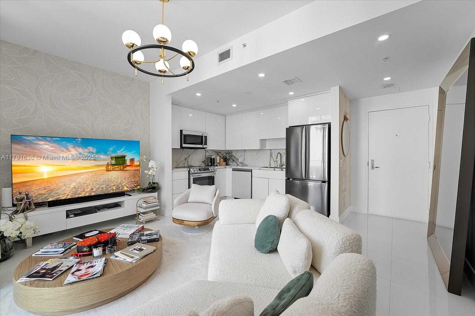 Small Image of 300 SOUTH BISCAYNE BLVD #T-3709, Miami Number 2