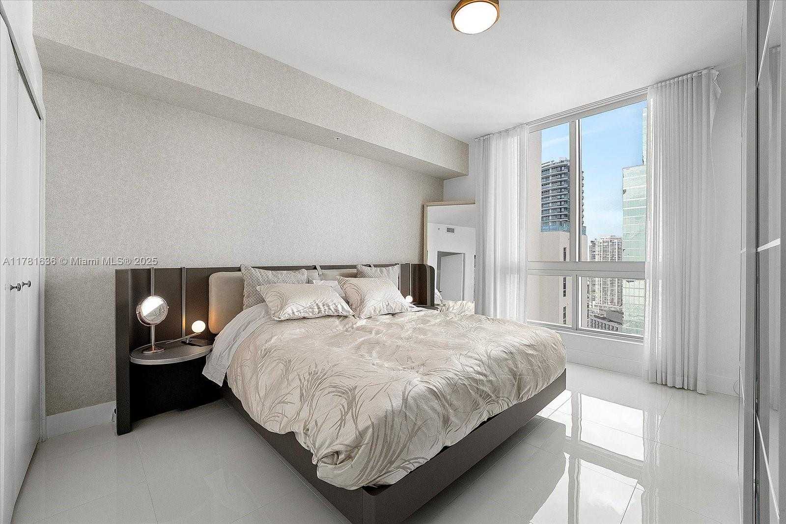 Small Image of 300 SOUTH BISCAYNE BLVD #T-3709, Miami Number 7