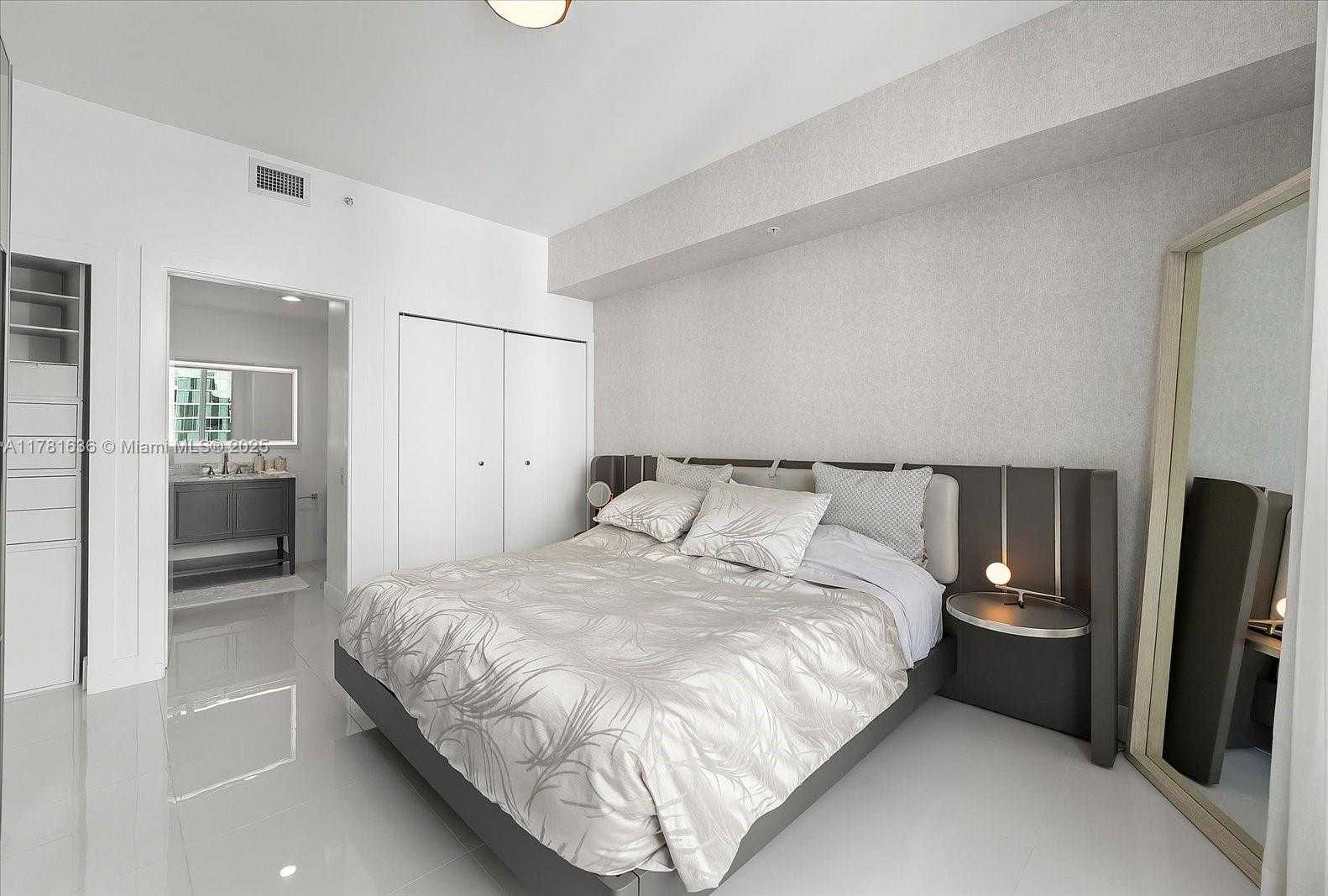 Small Image of 300 SOUTH BISCAYNE BLVD #T-3709, Miami Number 8