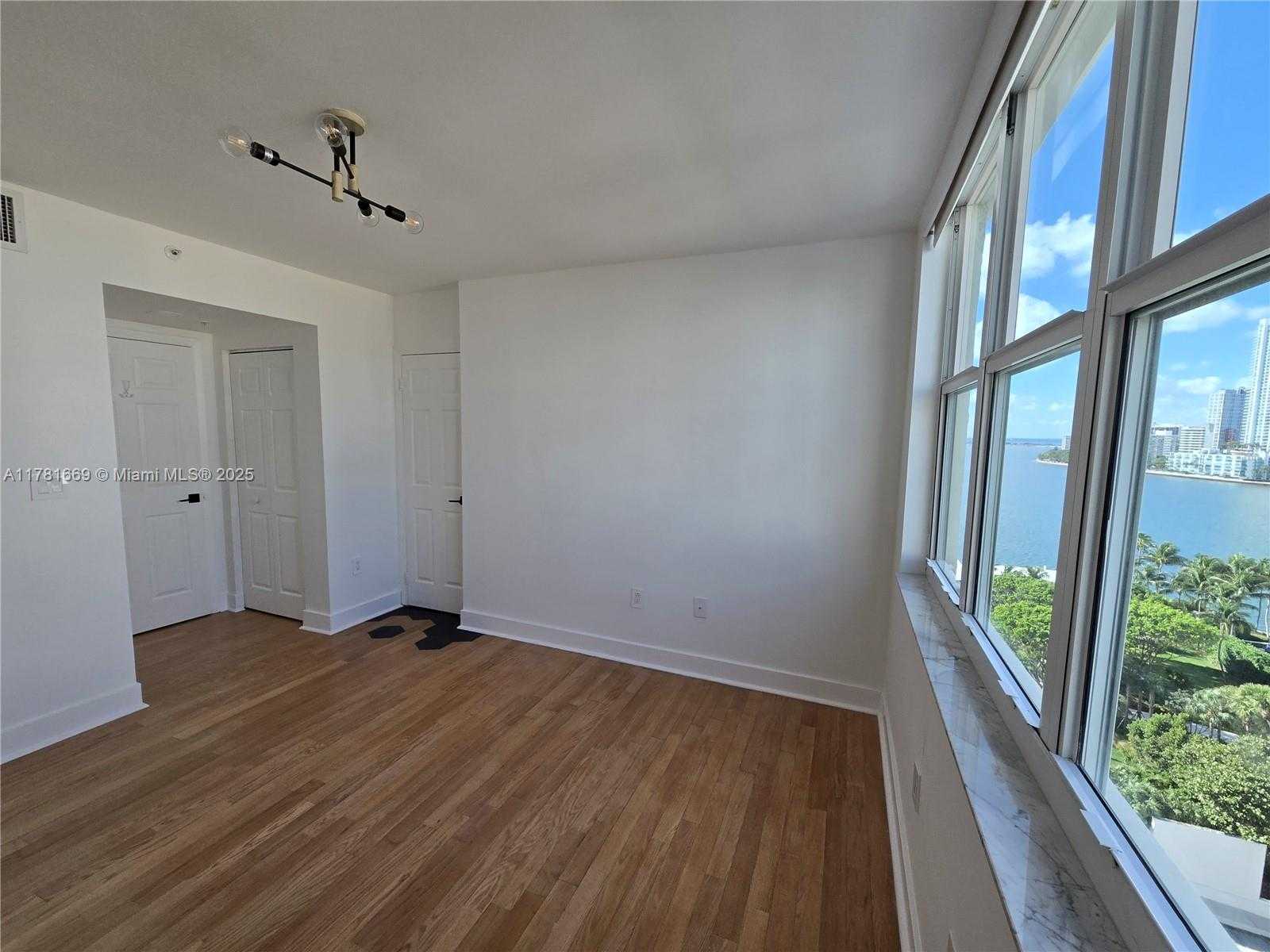 Small Image of 800 CLAUGHTON ISLAND DR #1205, Miami Number 10