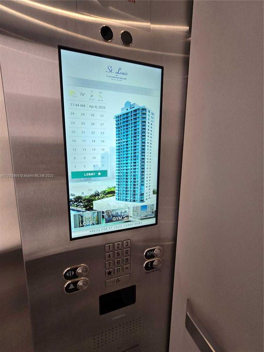 Small Image of 800 CLAUGHTON ISLAND DR #1205, Miami Number 15