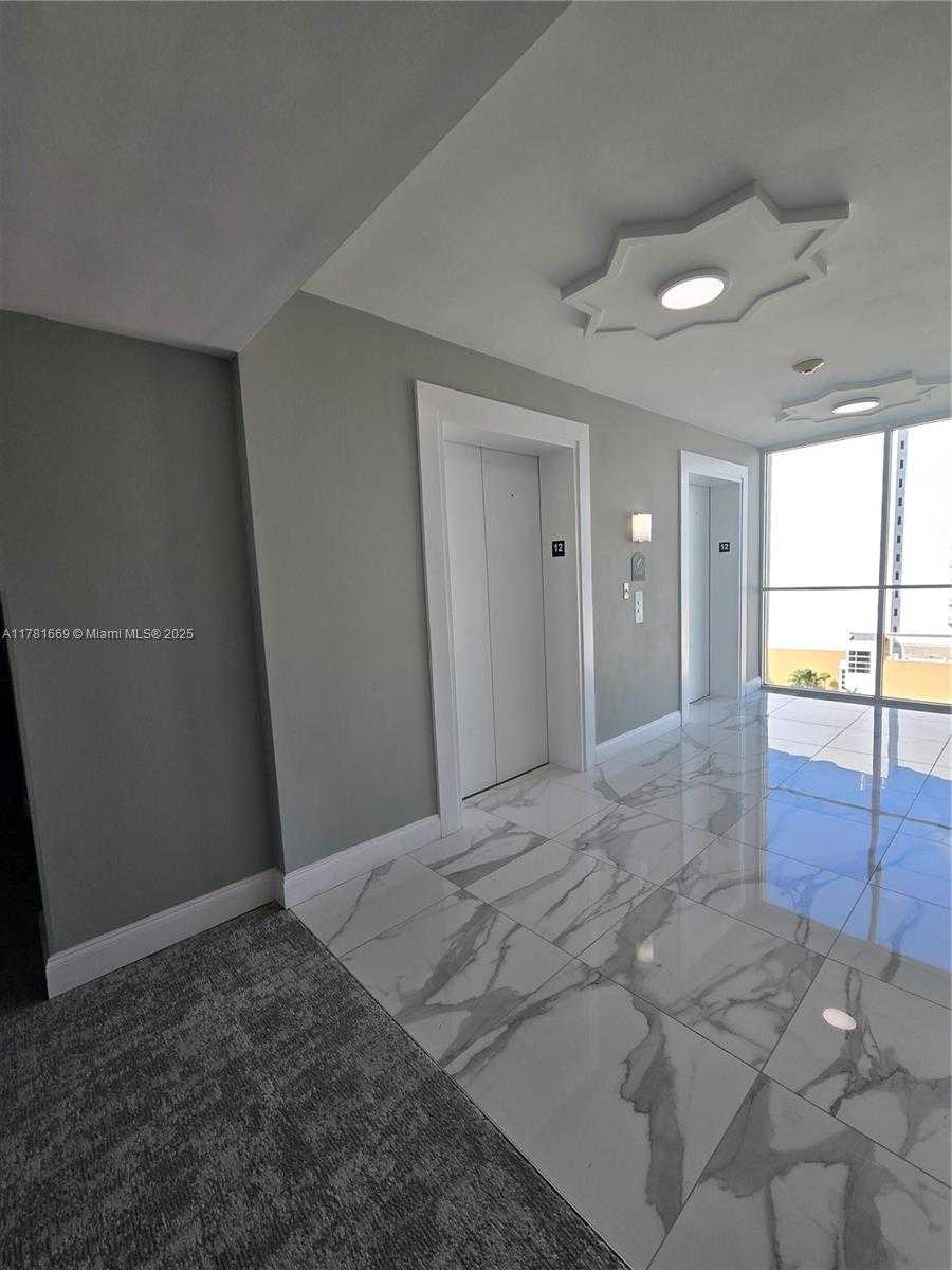 Small Image of 800 CLAUGHTON ISLAND DR #1205, Miami Number 17