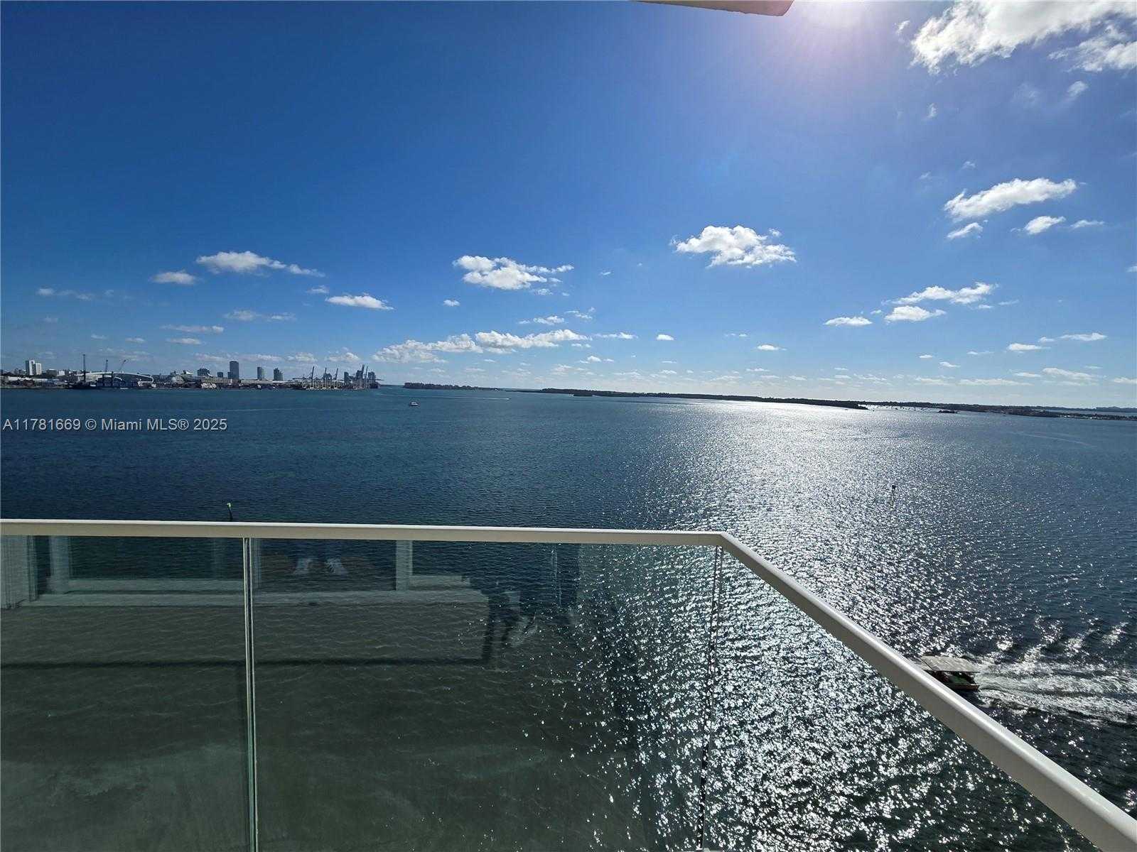 Small Image of 800 CLAUGHTON ISLAND DR #1205, Miami Number 2