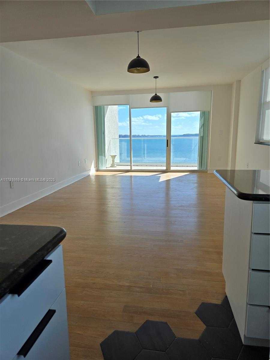 Small Image of 800 CLAUGHTON ISLAND DR #1205, Miami Number 33