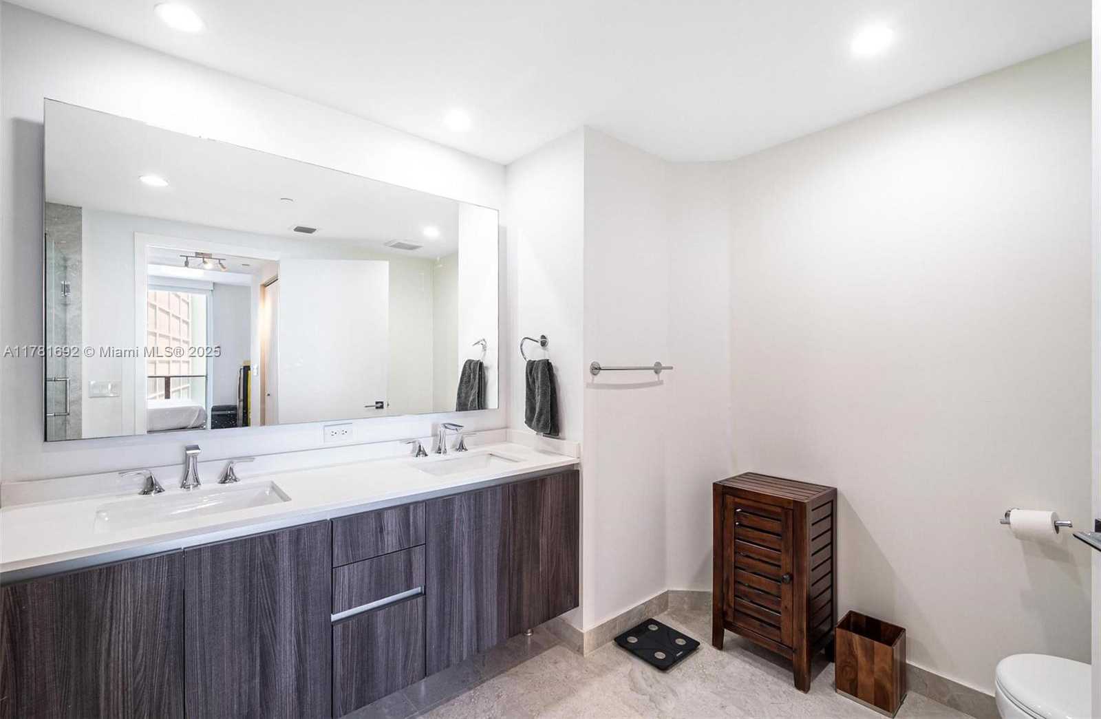 Small Image of 488 NORTH EAST 18TH ST #401, Miami Number 8