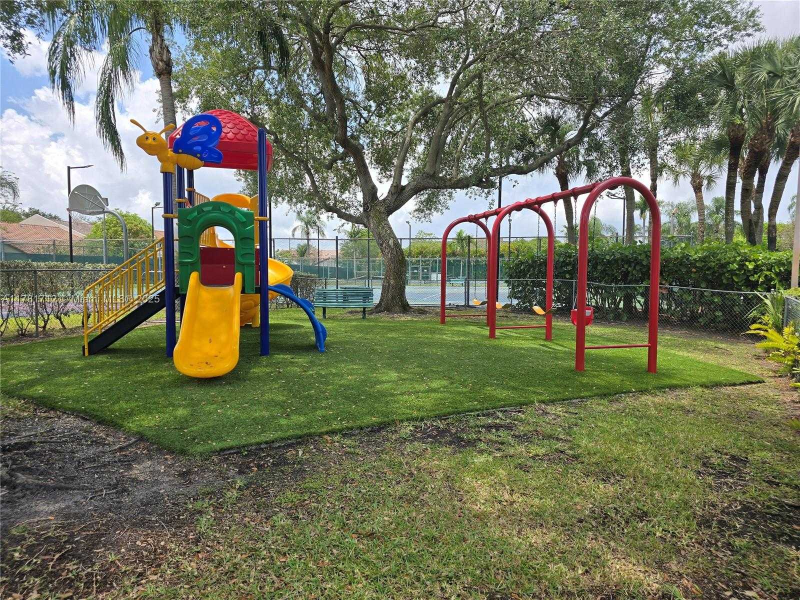 Small Image of 8666 SOUTH WEST 114TH PL, Miami Number 16