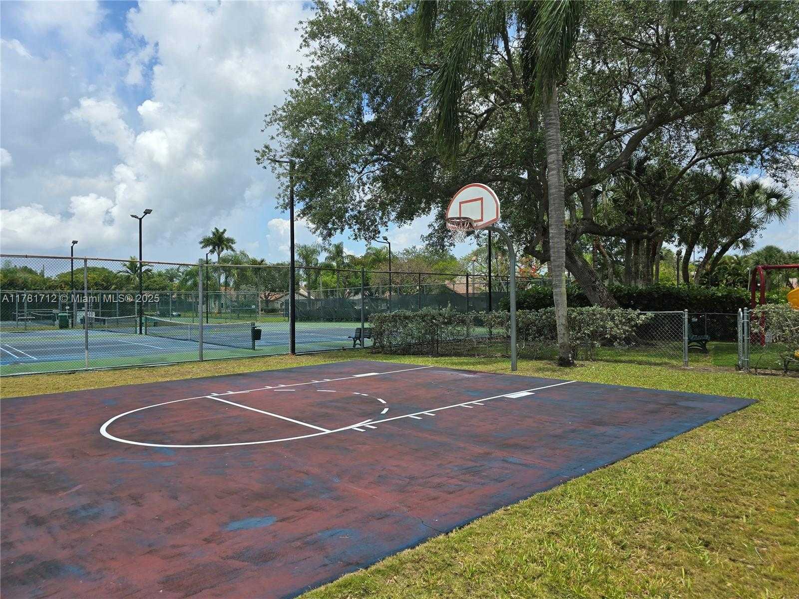 Small Image of 8666 SOUTH WEST 114TH PL, Miami Number 17