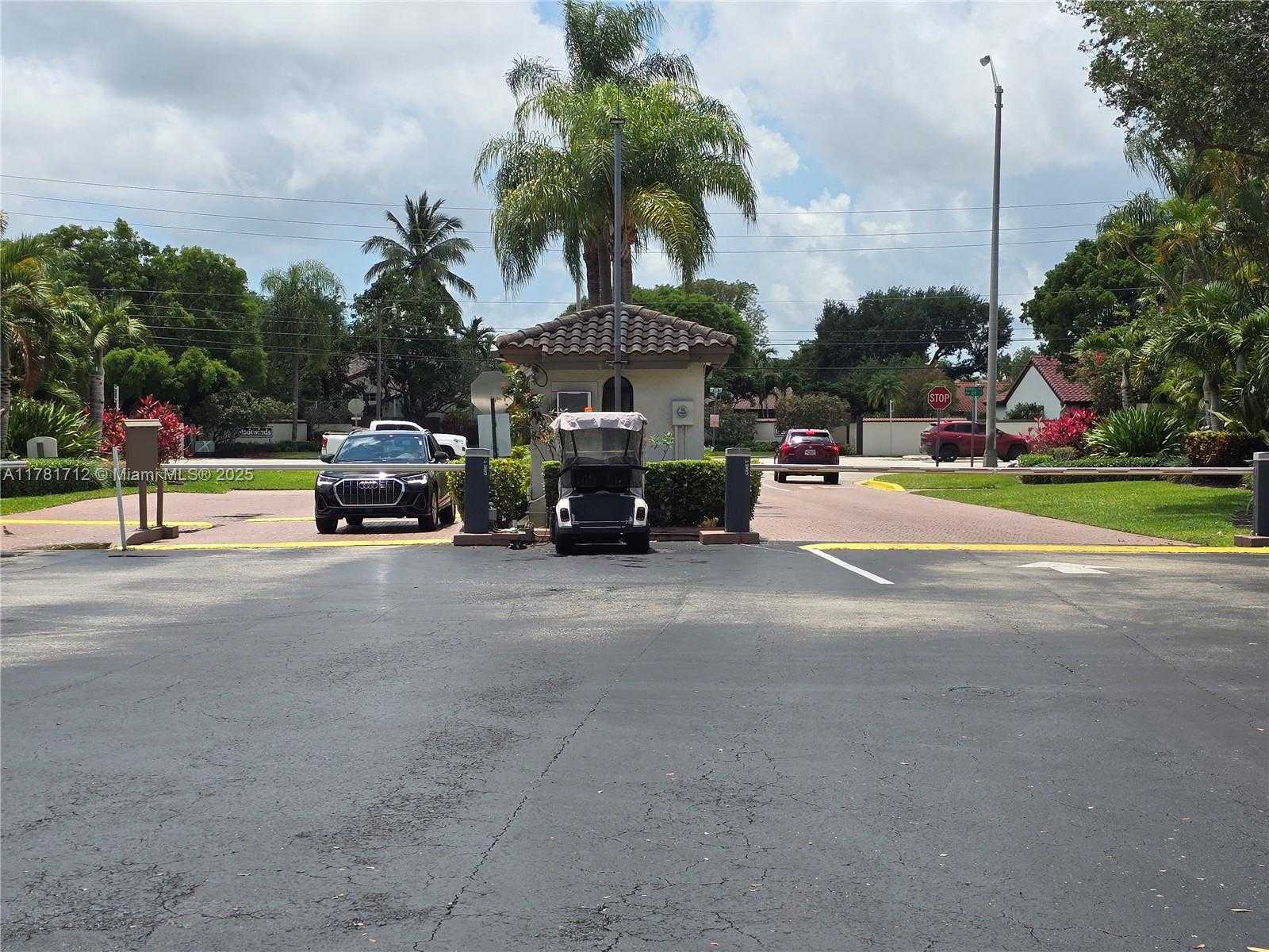 Small Image of 8666 SOUTH WEST 114TH PL, Miami Number 23
