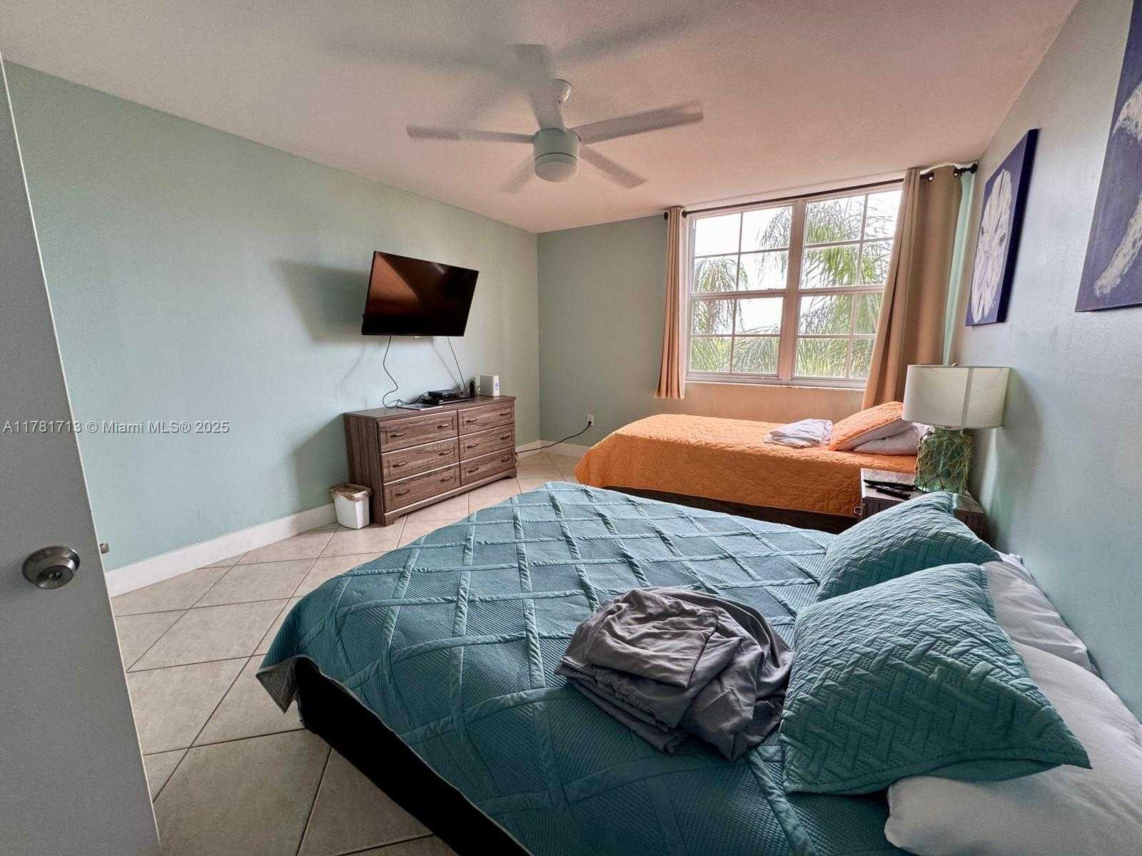 Small Image of 19501 EAST COUNTRY CLUB DR #9503, Aventura Number 9