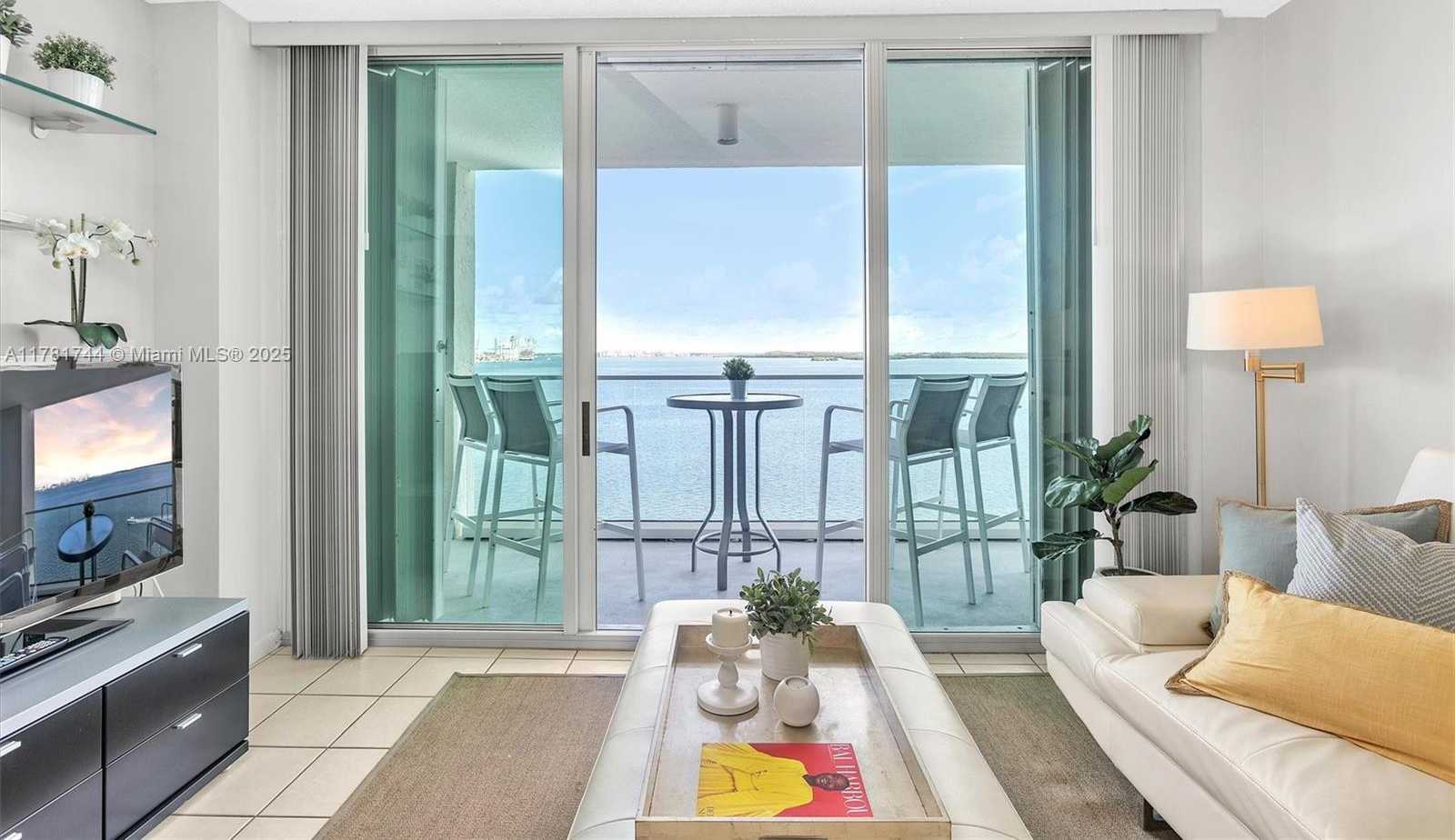 Small Image of 800 CLAUGHTON ISLAND DR #1204, Miami Number 12