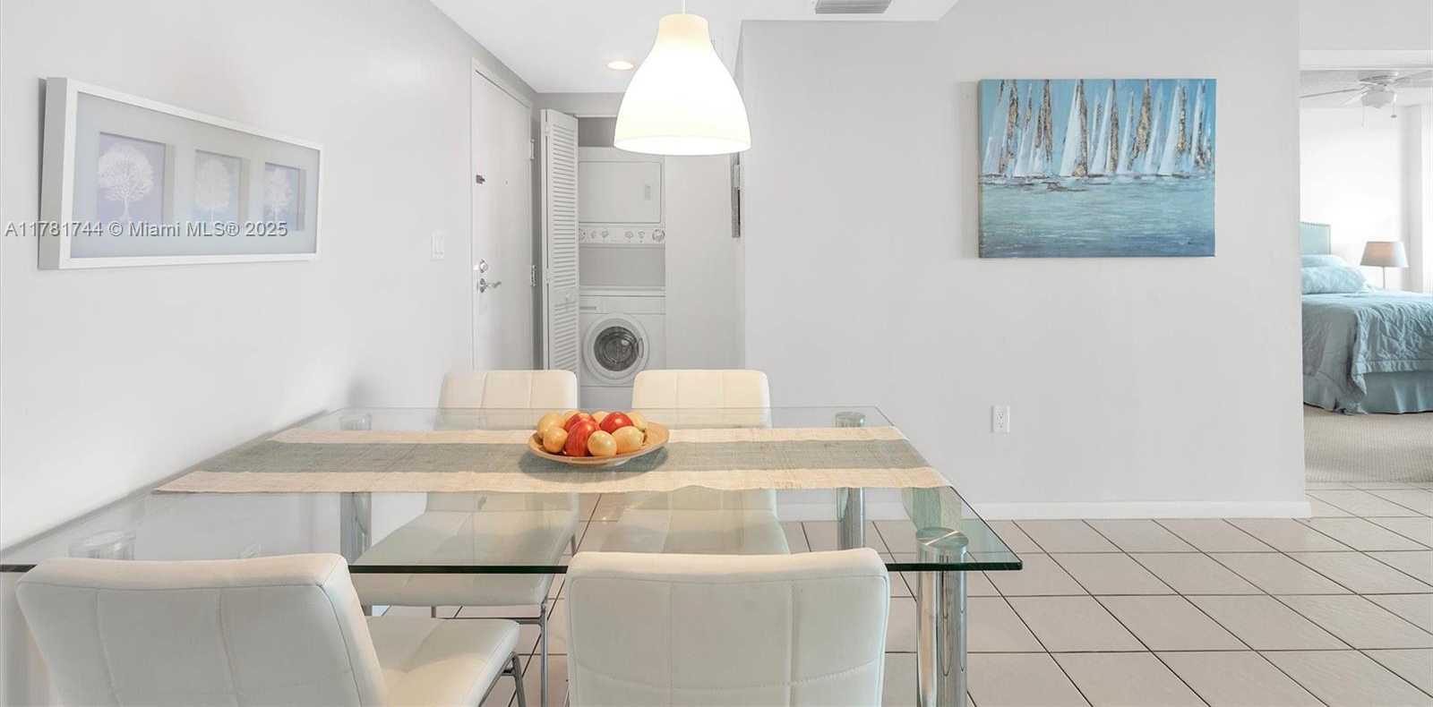 Small Image of 800 CLAUGHTON ISLAND DR #1204, Miami Number 14